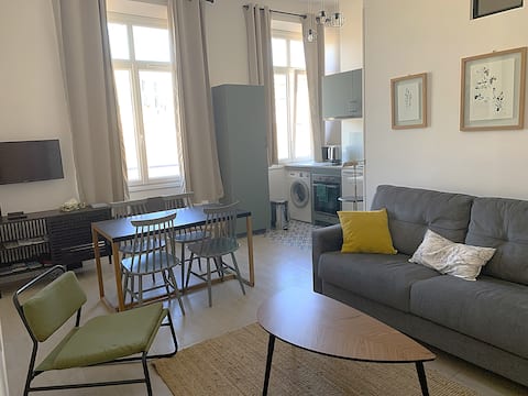 Successful Airbnb property: Charming studio very central and calm in Cannes