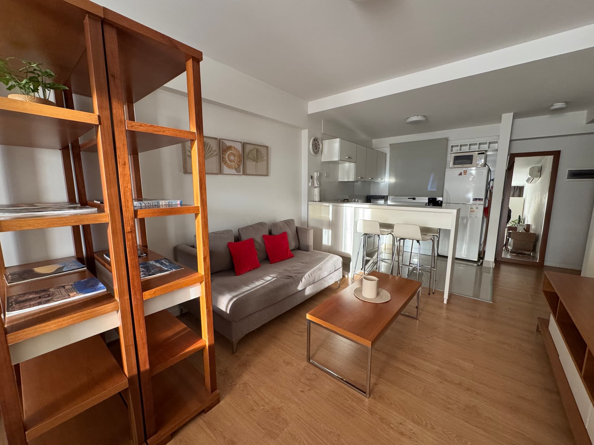 Kitnet com varanda e piscina em Palermo Soho