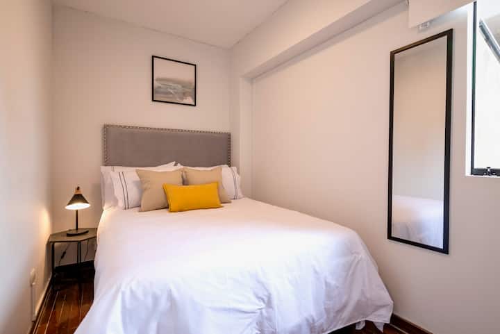 Dormitorio #4: Cama doble (sin closet).  //  Bedroom #4: Double bed (no closet).