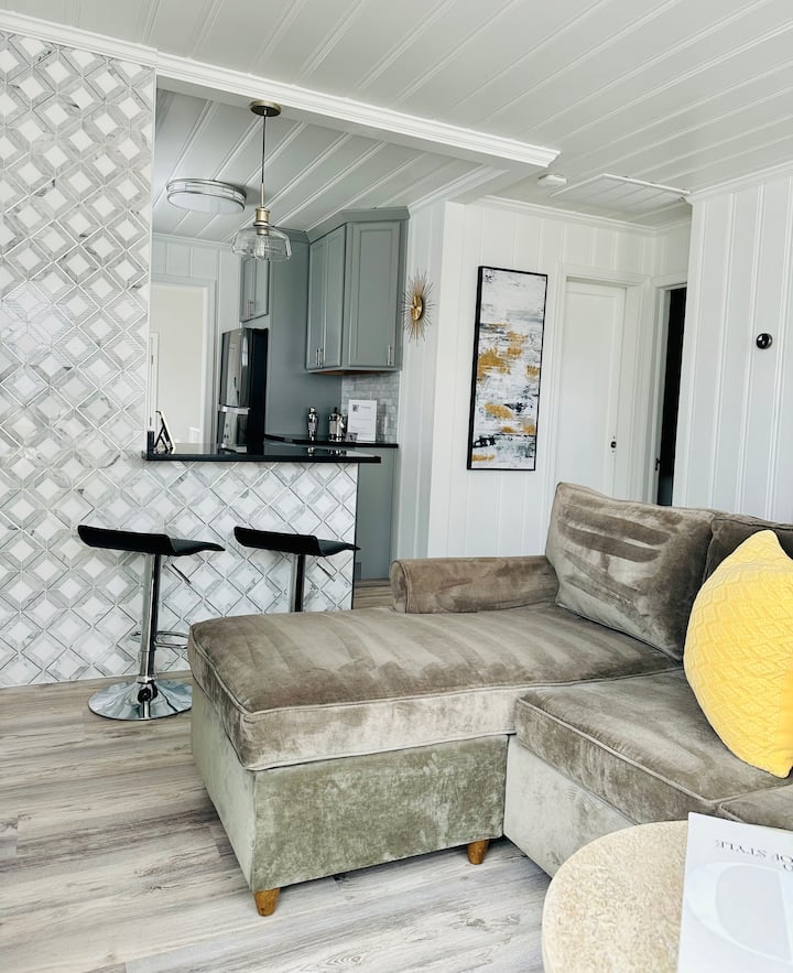 Browny's House, Solo/ Couple - Reno, NV