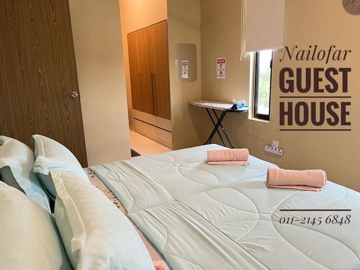 ห้องนอนใหญ่ (เตียงเดี่ยว 3 หลัง) เครื่องปรับอากาศ