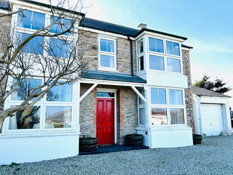 Stunning coastal family getaway