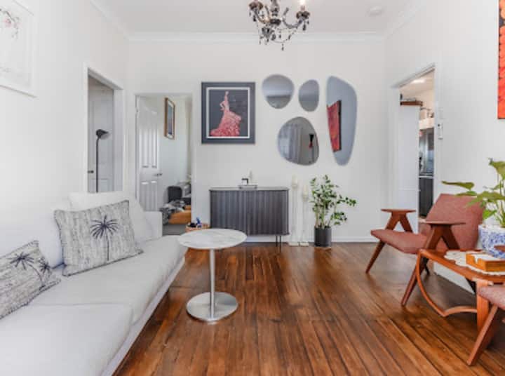 Beach House - Tradition & Style Close To Beach - Tweed Heads