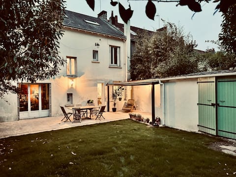 Charming House | Erdre Riverbank | Garden & BBQ