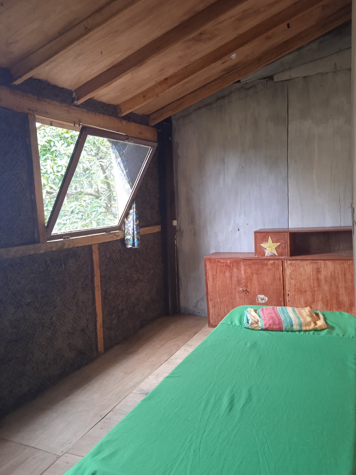 Lijepa soba s ventilacijom.
