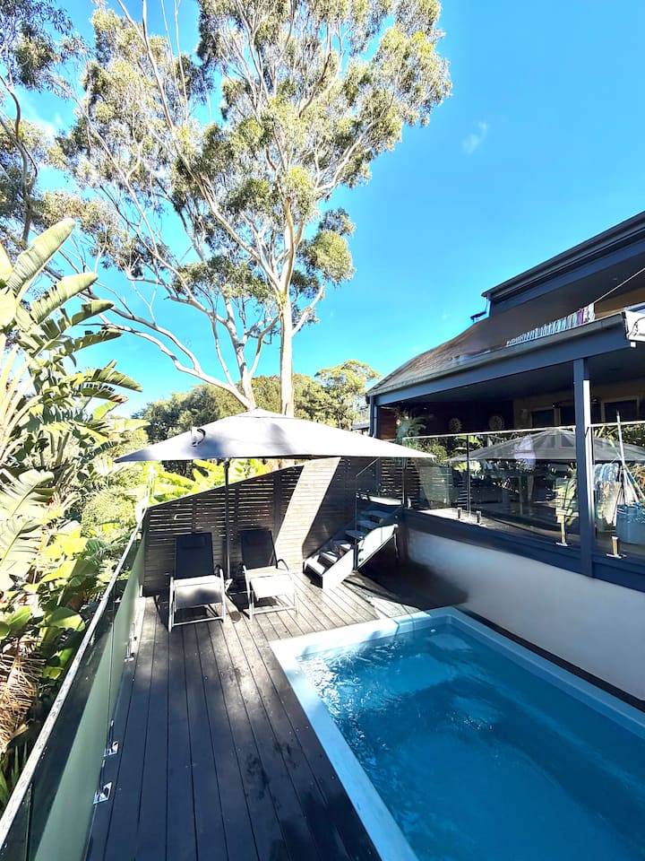 Avoca Beach Ocean Views & Pool | Sunrises Retreat - Avoca Beach