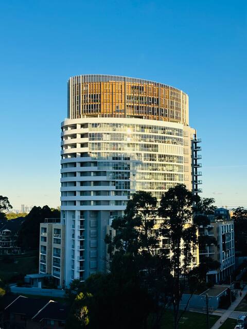 2BR Apt| large balcony | Free parking + Free Wi-Fi