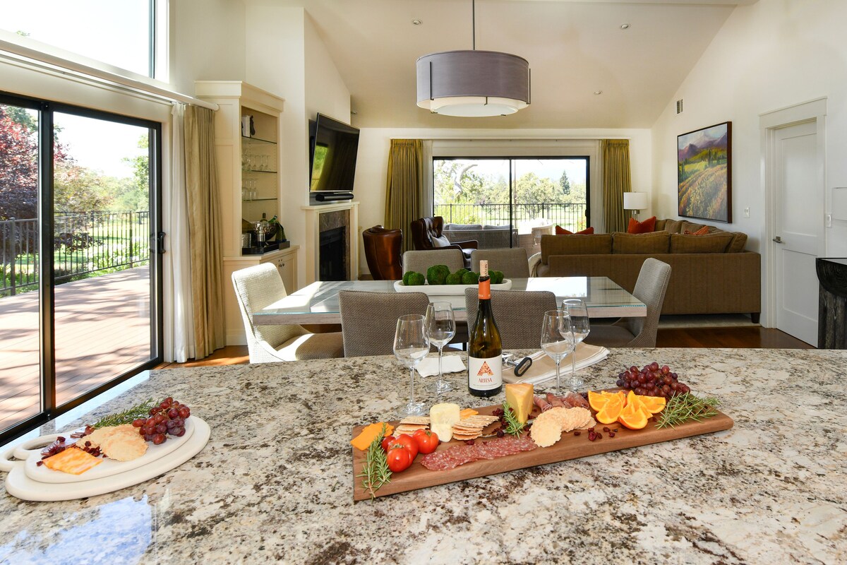Successful Airbnb property: Silverado Sunset: Designer home with sunset views in Silverado Resort