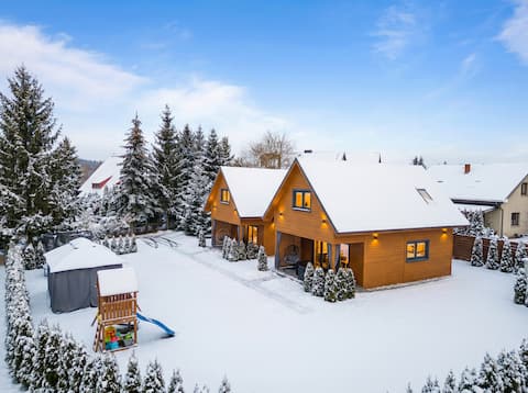 600 sqm garden + gate • 15 min to forest • Wi-Fi 600 MBs