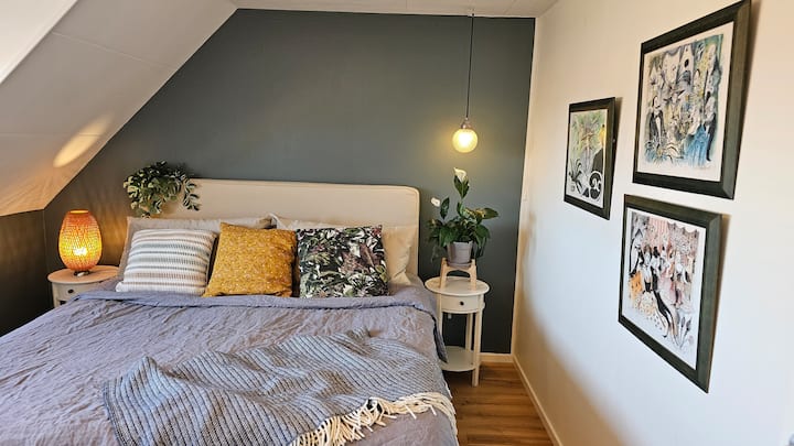 卧室2：双人床180x200厘米。 