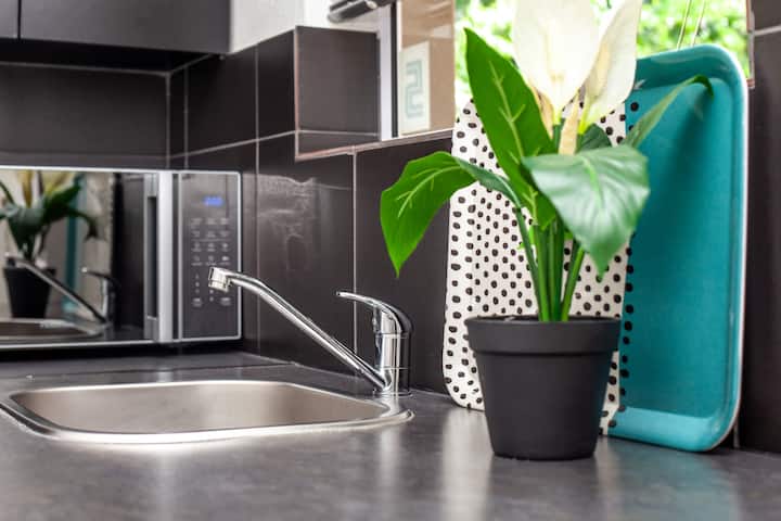 Fourways Executive Singles Studio - Secure, Modern - Sandton