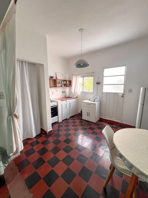 Propiedad de Airbnb exitosa: Comfortable and quiet apartment near downtown en Capilla Del Monte