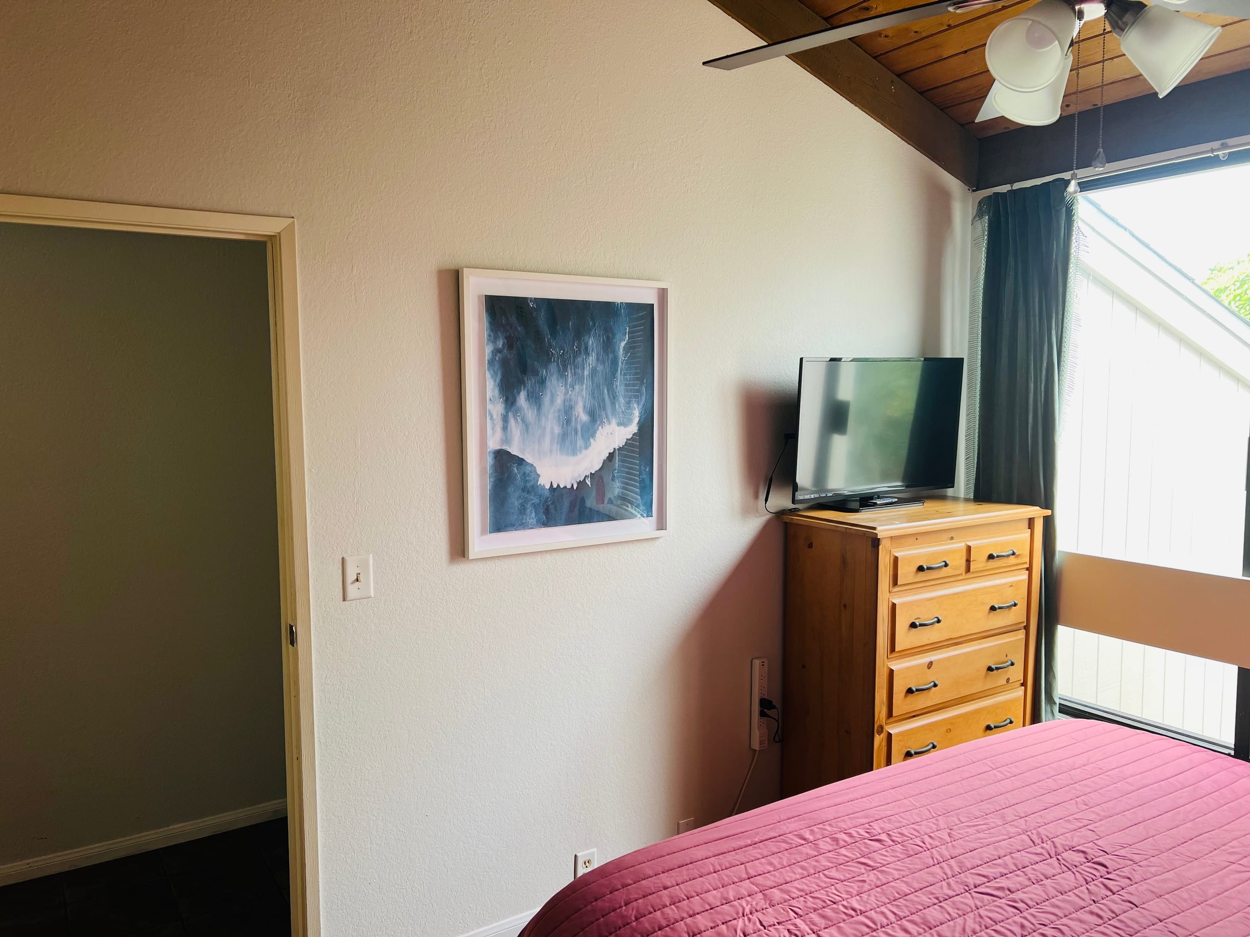 Roomy, In Town, Ocean View-Most Convenient Spot! - Photo 9