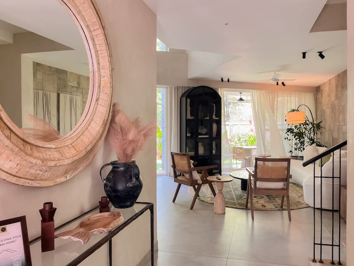 Living room image 2
