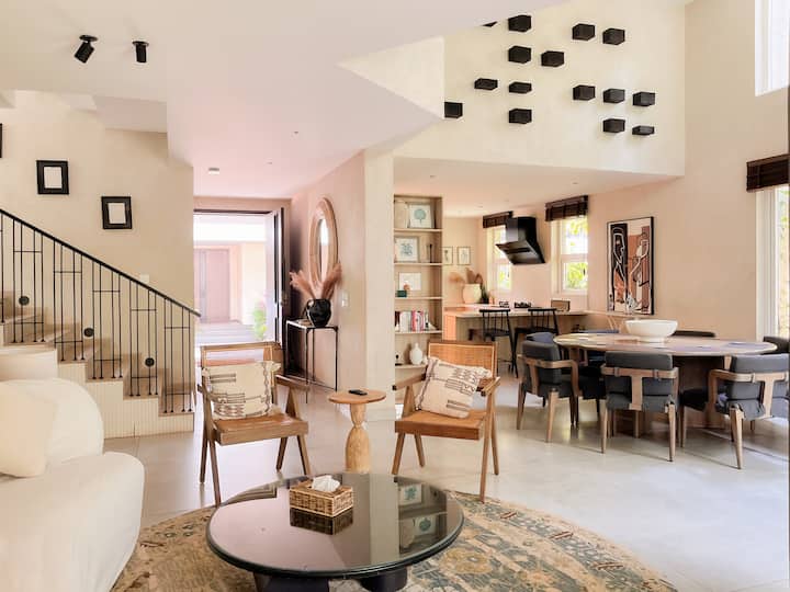 Living room image 4