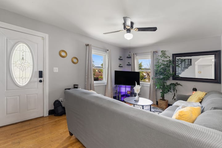 Modern Mountain Getaway | Near Shenandoah - Front Royal, VA