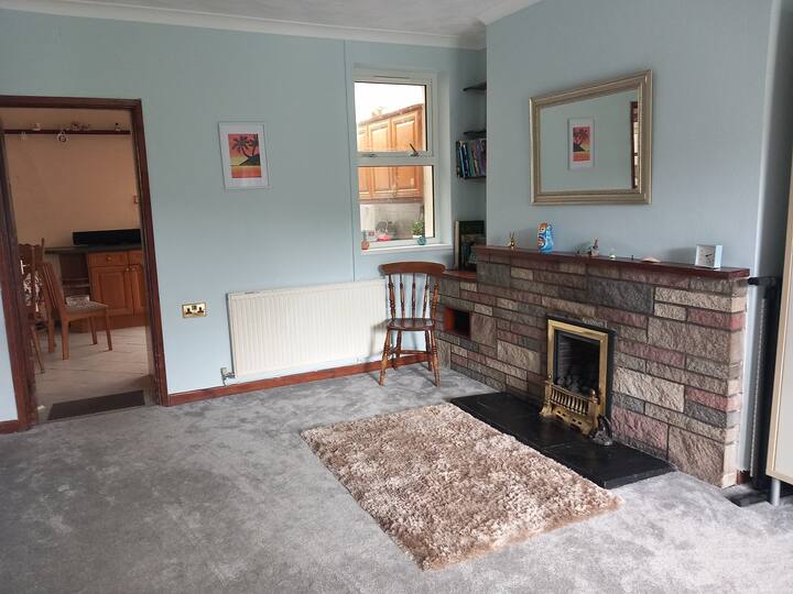 3 Bed Entire House. Wales - South Wales