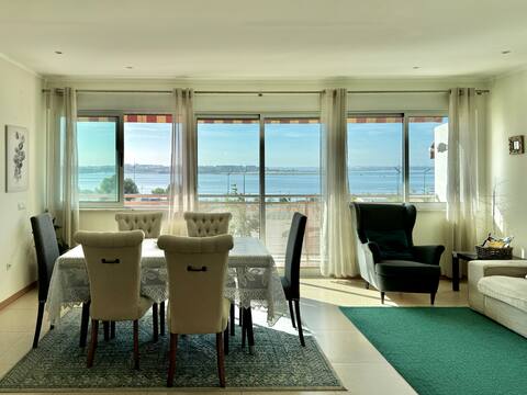 Apartment with stunning river view