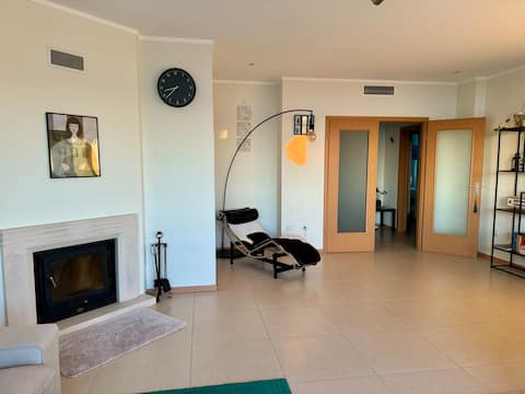 Imóvel de sucesso: Riverside 180º – Spacious 2BR with a Stunning View em Setúbal