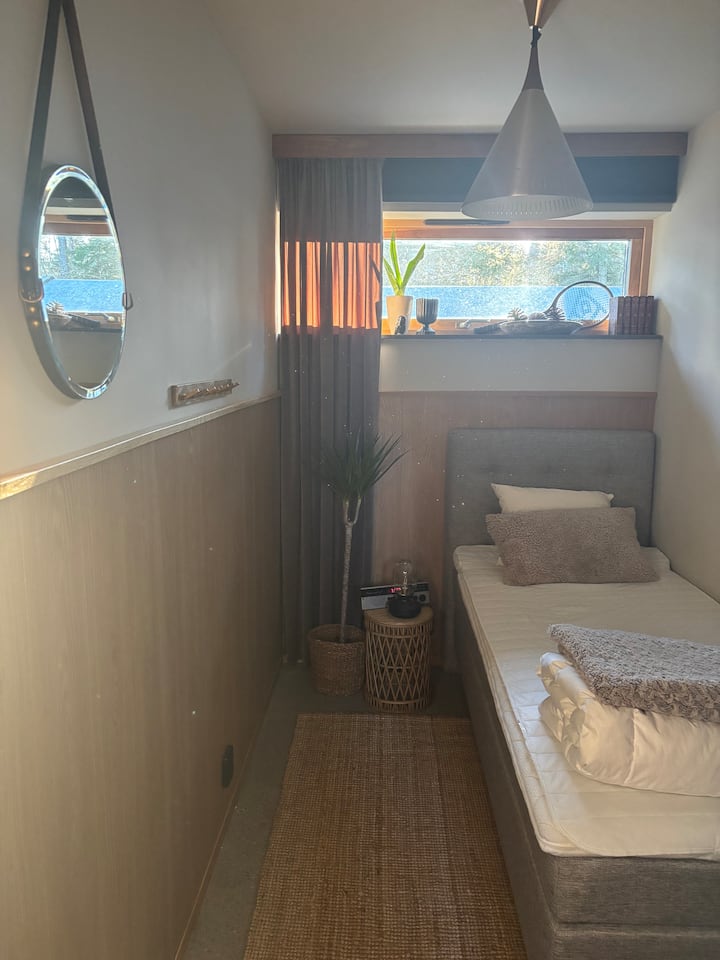 Një nga gjashtë dhomat teke - të gjitha me krevat 90 cm 