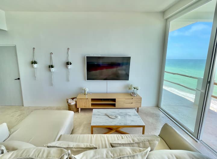 Beautiful Beachfront Apartment - Telchac Puerto