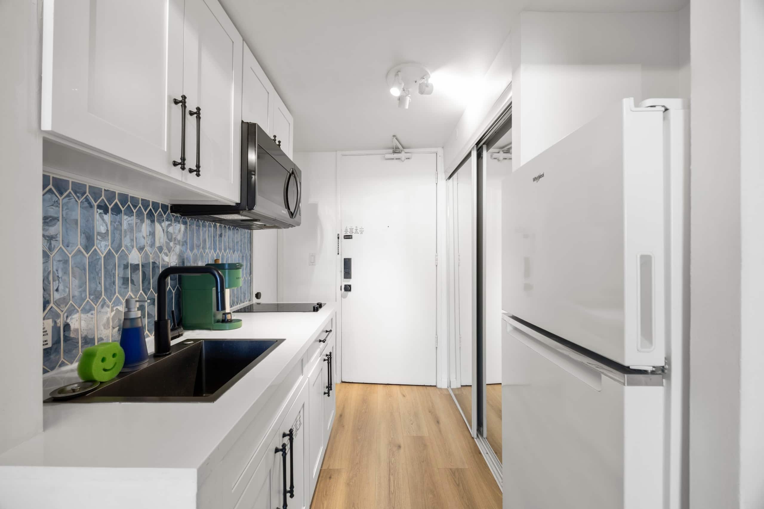 29FL-Gorgeous Renovated Studio in Central Waikiki~ - Image 18