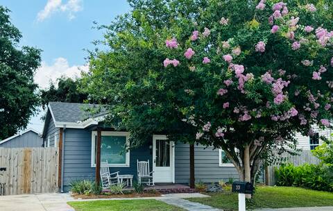 Oak Cottage
15 min. to French Quarter 
2 bed/1bath