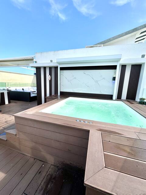 Spacious Beautiful 5-BD Penthouse