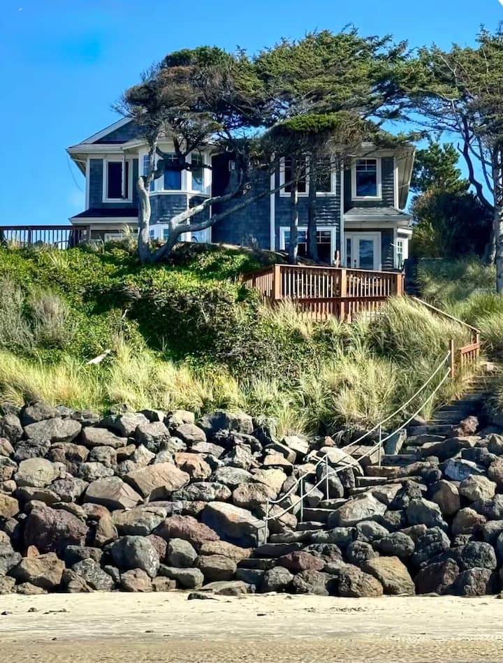 6BR Oceanfront + Private Beach Stairs + 2 Hot Tubs