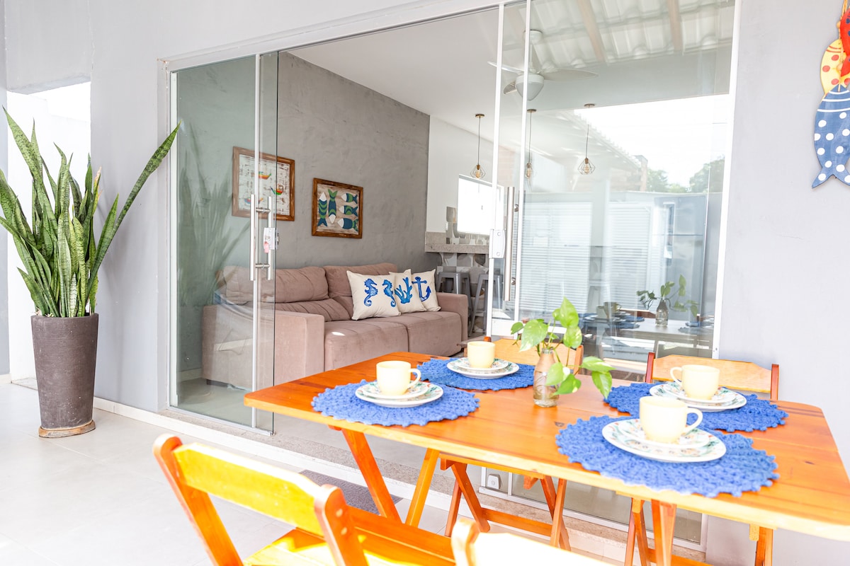 Top performing Airbnb: House in Mucuri, near the beach, new and air-conditioned. in Mucuri