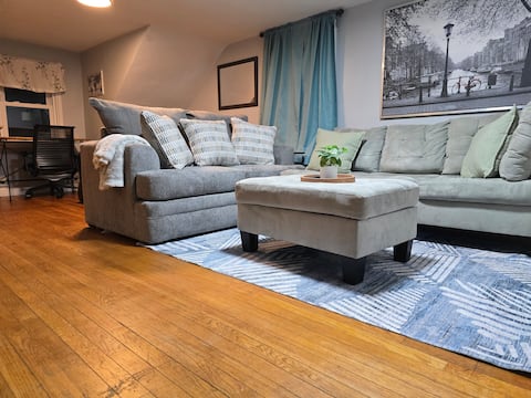 Clean & Cozy 2BR Across from Quinsigamond Lake