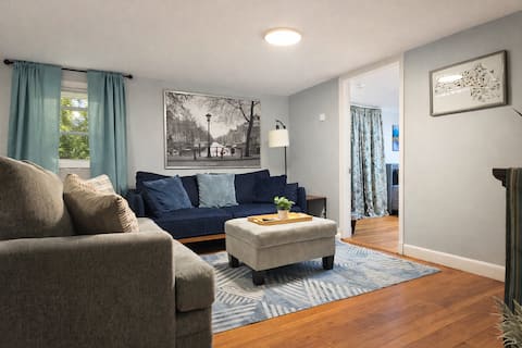 Clean & Cozy 2BR Across from Quinsigamond Lake