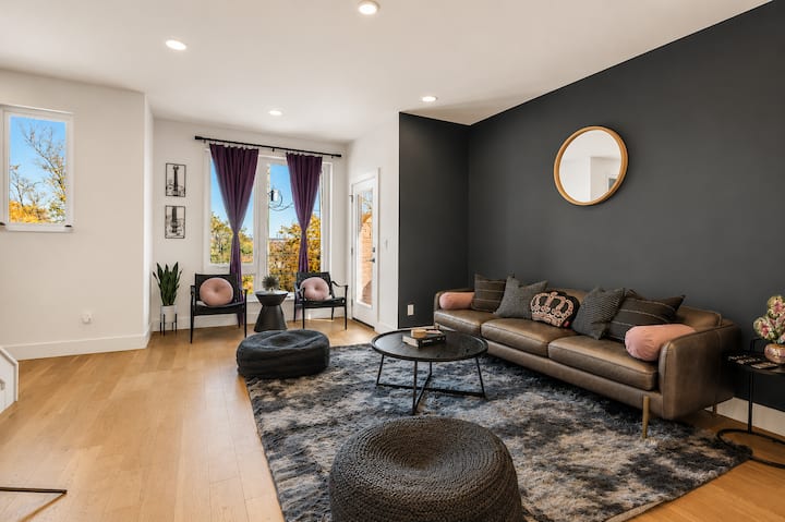Group-friendly 2 Nashville Homes  Sleeps 15 - Nashville, TN
