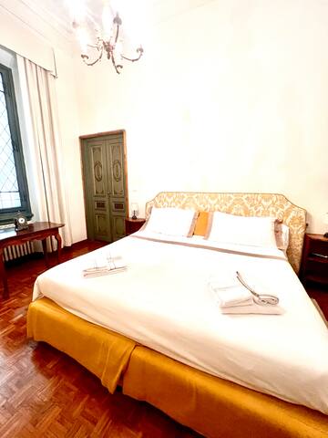 Elegant Liberty Flat in Florence + Parking gallery image 3