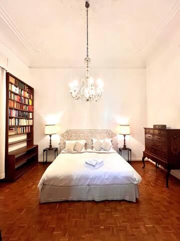 Elegant Liberty Flat in Florence + Parking gallery image 2