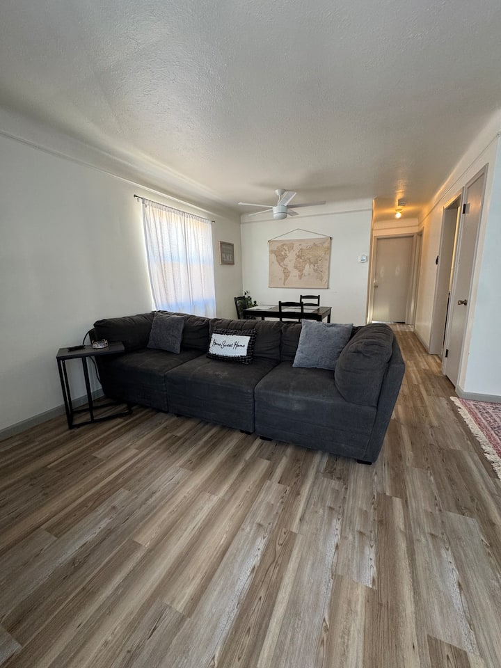 Newly Renovated With 2 King Beds - Parma, OH