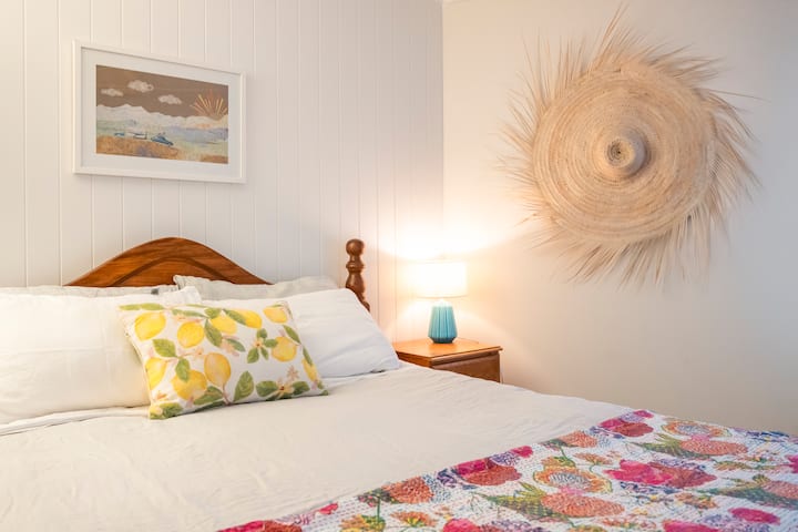 Soft lighting, good linen, nowhere to be. Perfect.