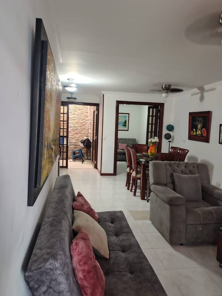 Casa Con Piscina Y Ac En Conjunto Privado - Villavicencio