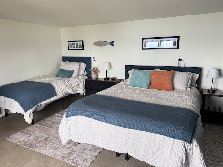 Twin Bed and Queen Bed