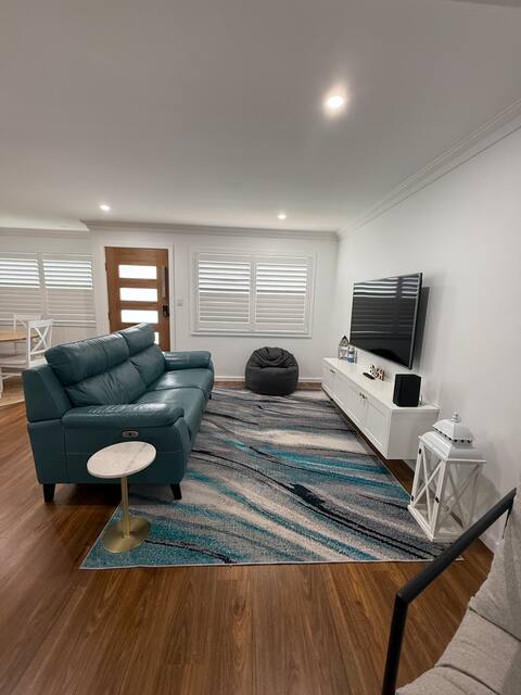 Top Airbnb: Entire Home in Gorokan in Central Coast Council