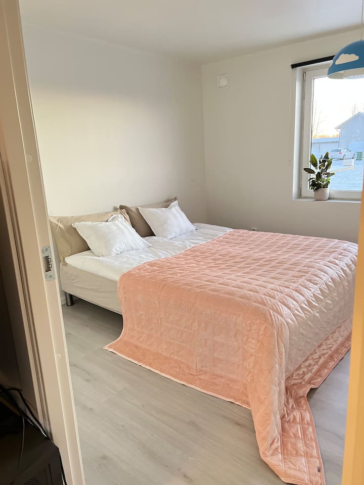 Dhomë gjumi me krevat dopio 180 cm 