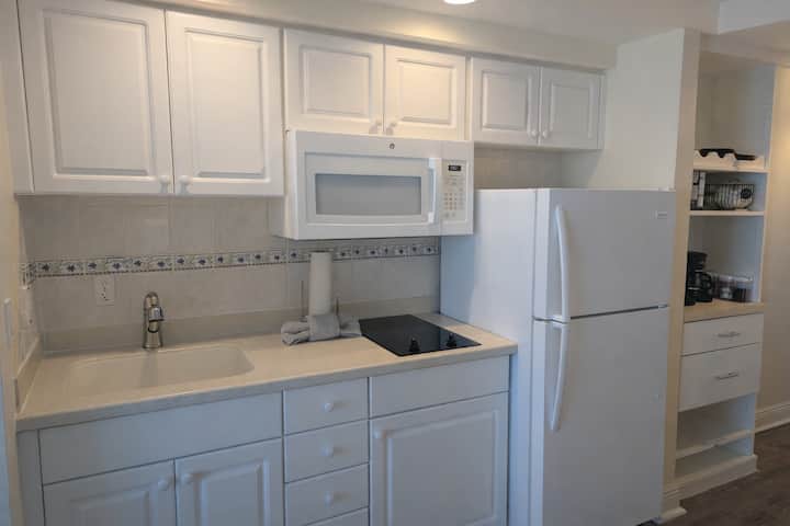 Oceanfront Condo W/ Private Balcony & Beach View - Daytona Beach, FL