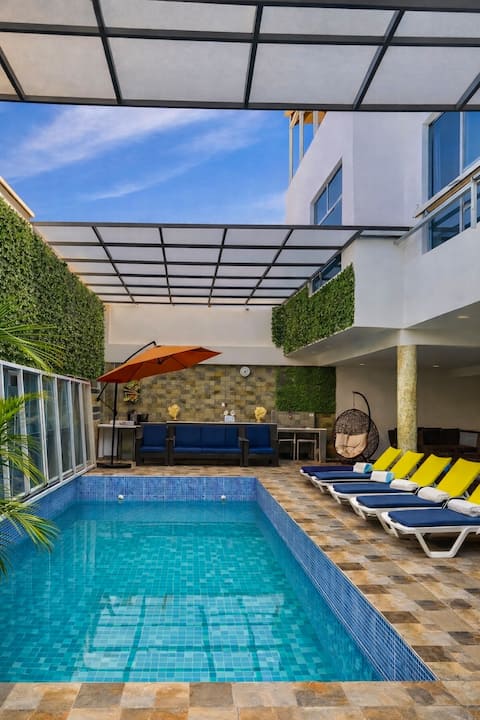 SEAS • Turtles | Entire house + Pool