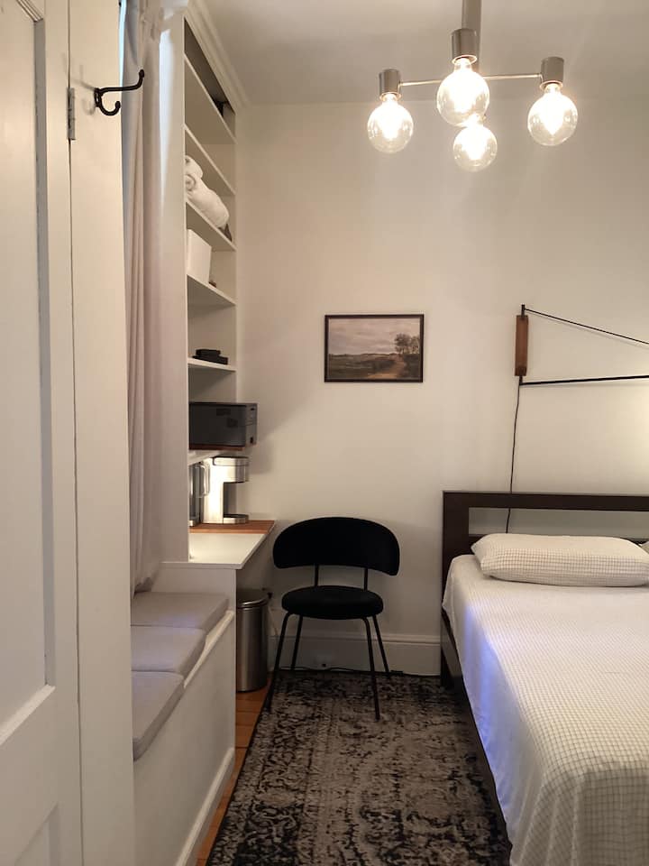 Quiet Luxury,downtown. Self-contained Guest Suite. - Guelph