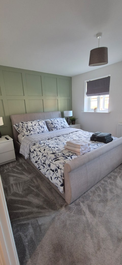 2 bedroom cottage in the heart of Silverstone