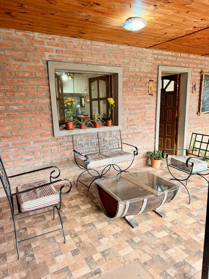 Cabaña Acogedora Con Quincho Y Patio - Salta