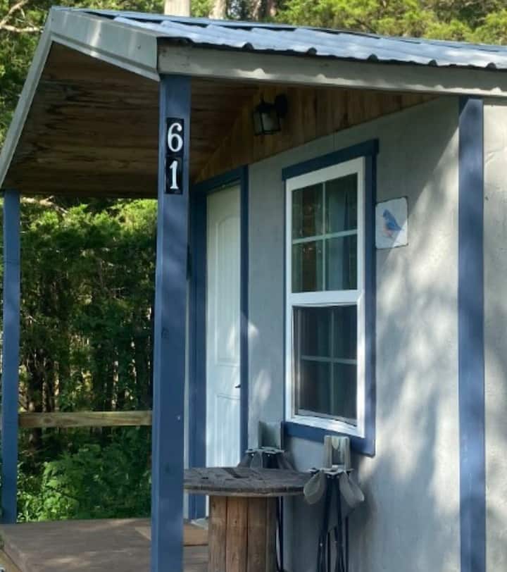 Blue Bird Tiny House In Country Setting - Tennessee