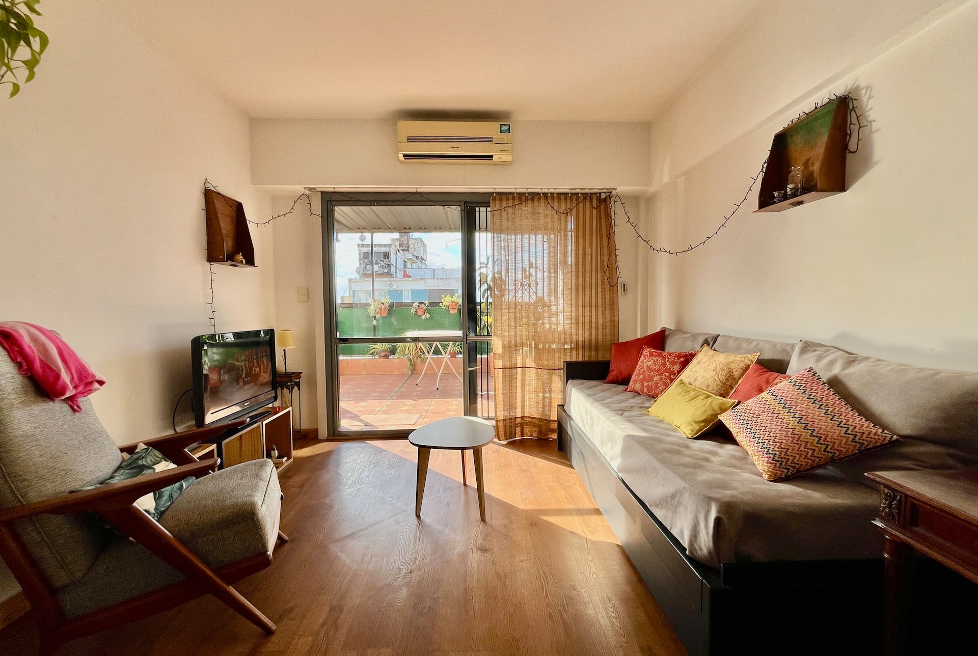 Two-room apartment with balcony terrace in Villa Crespo