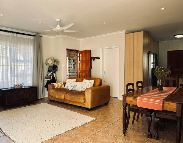 Stylish living in The Crest gallery image 2