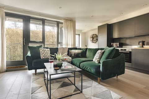 Riverside 3-Bed Apartment Near Lake Windermere